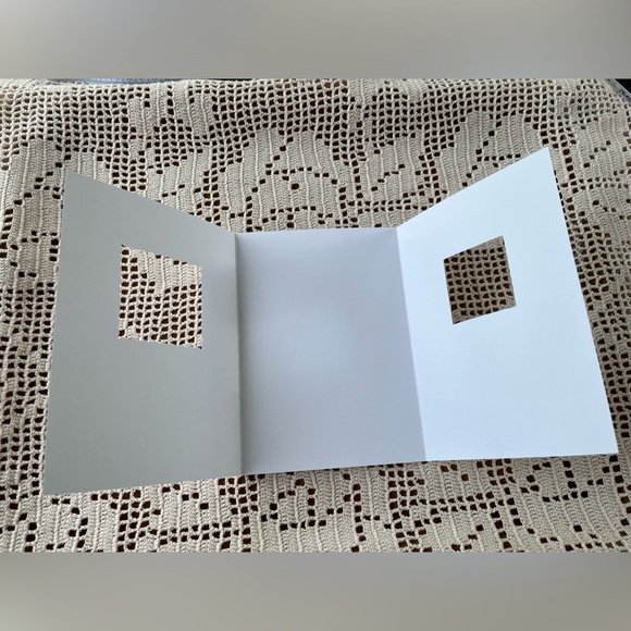 K&Company  DIY card kit. 18 tri-fold cards with scalloped opening & envelopes - Picture 3 of 5